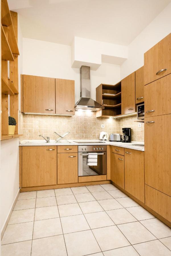 布达佩斯Downtown Charm With Balcony And Garden View公寓 外观 照片