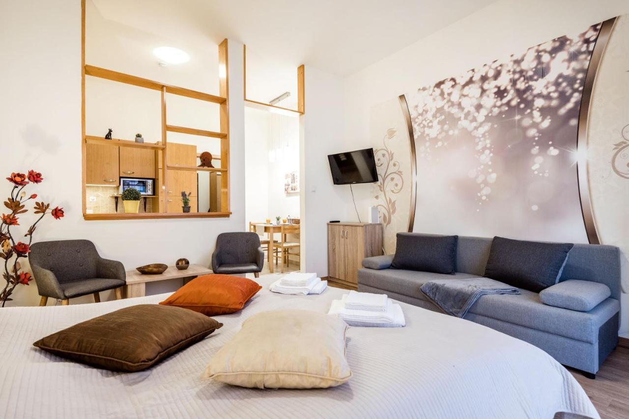 布达佩斯Downtown Charm With Balcony And Garden View公寓 外观 照片